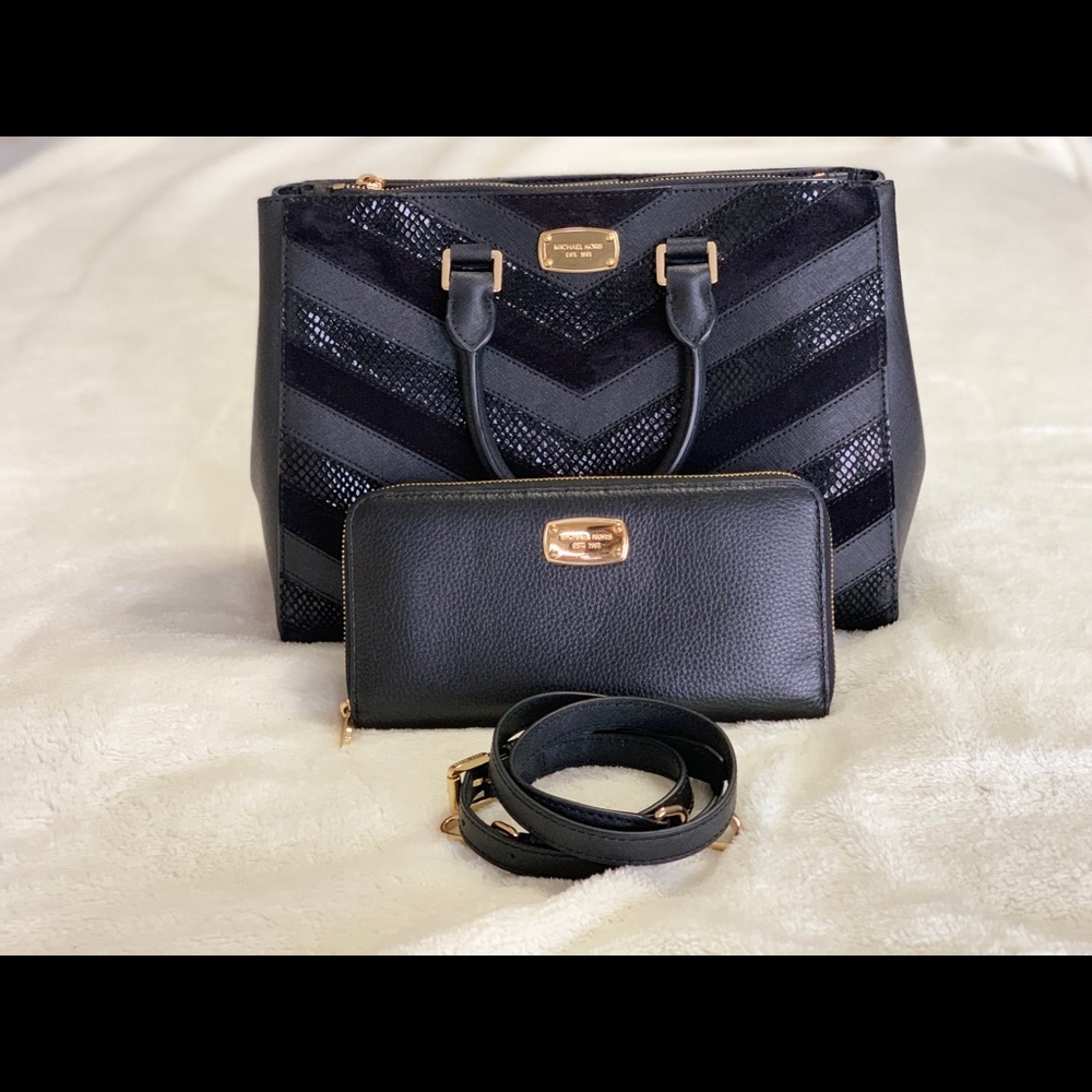 Michael Kors Black Chevron Mixed Media